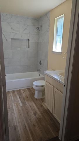 130 Gato RD, Cedar Creek, TX 78612