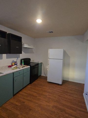 130 Gato RD, Cedar Creek, TX 78612