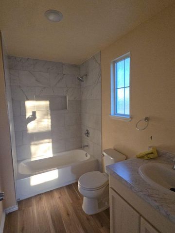 130 Gato RD, Cedar Creek, TX 78612