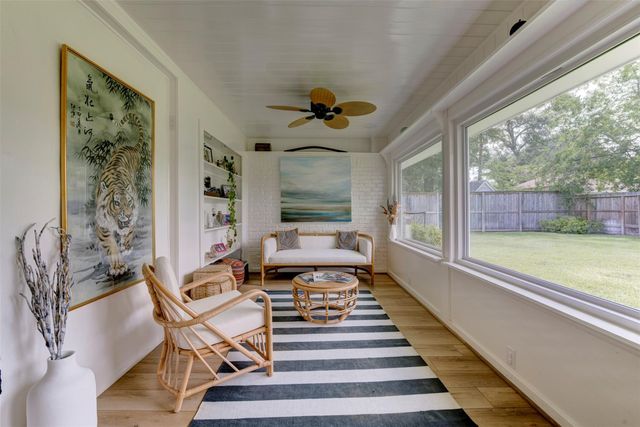 2406 Blue Water Lane, Houston, TX 77018