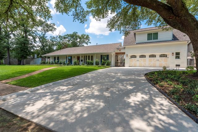 2406 Blue Water Lane, Houston, TX 77018