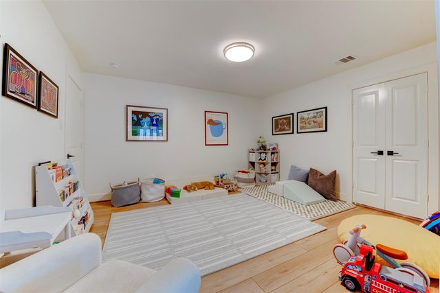 2406 Blue Water Lane, Houston, TX 77018