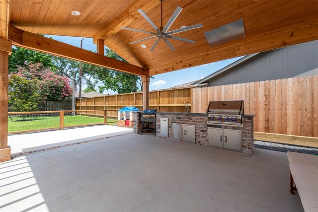 2406 Blue Water Lane, Houston, TX 77018