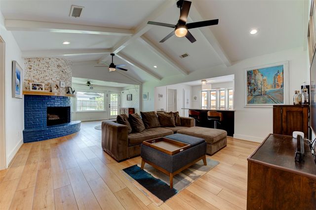 2406 Blue Water Lane, Houston, TX 77018