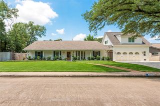 2406 Blue Water Lane, Houston, TX 77018