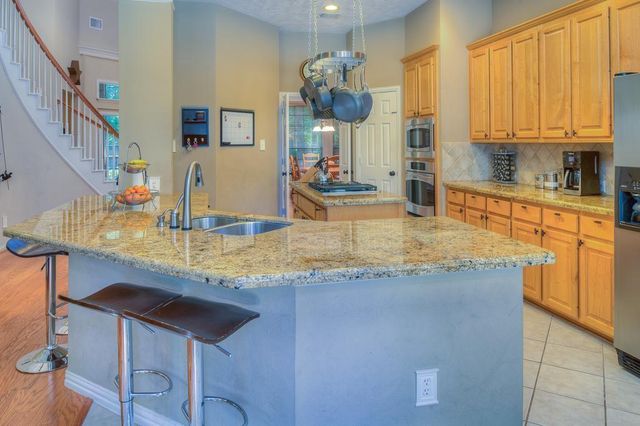 22 Villa Canyon Place, The Woodlands, TX 77382