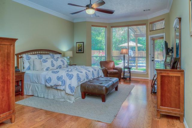 22 Villa Canyon Place, The Woodlands, TX 77382