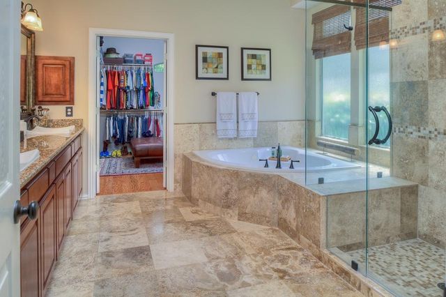 22 Villa Canyon Place, The Woodlands, TX 77382