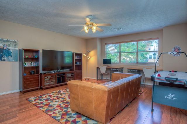 22 Villa Canyon Place, The Woodlands, TX 77382