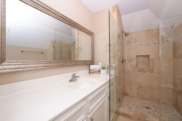 22 Villa Canyon Place, The Woodlands, TX 77382