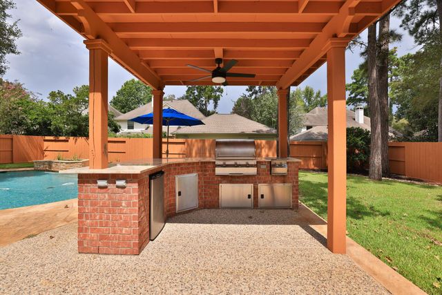 22 Villa Canyon Place, The Woodlands, TX 77382