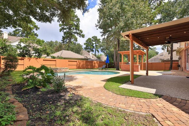 22 Villa Canyon Place, The Woodlands, TX 77382