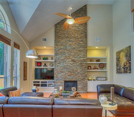 22 Villa Canyon Place, The Woodlands, TX 77382