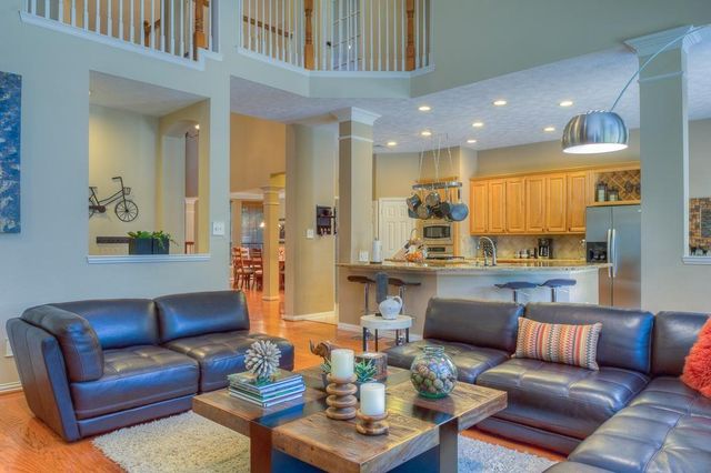 22 Villa Canyon Place, The Woodlands, TX 77382