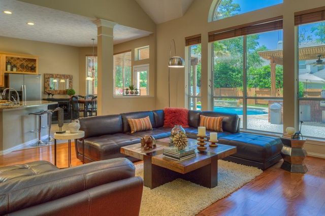 22 Villa Canyon Place, The Woodlands, TX 77382