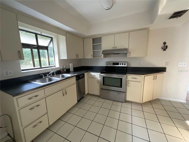 940 FENTON LANE 10, Lakeland, FL 33809