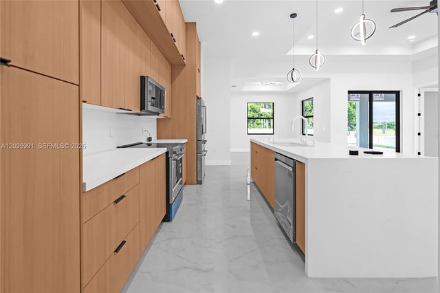 2415 NE 22nd Place, Cape Coral, FL 33909