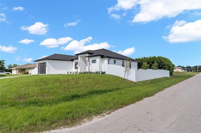 2415 NE 22nd Place, Cape Coral, FL 33909