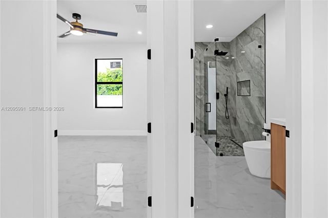 2415 NE 22nd Place, Cape Coral, FL 33909