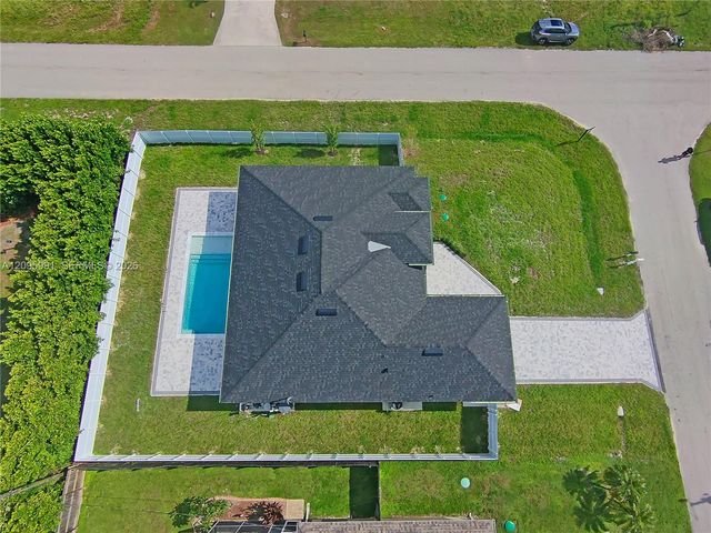 2415 NE 22nd Place, Cape Coral, FL 33909
