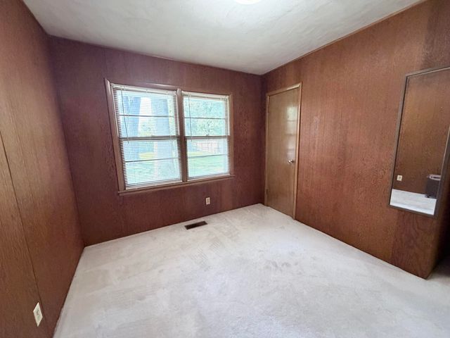 500 W Crestview Street, Springfield, MO 65807