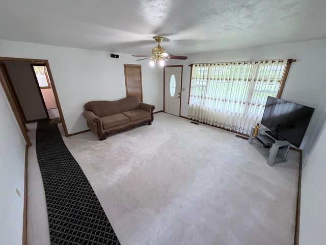 500 W Crestview Street, Springfield, MO 65807