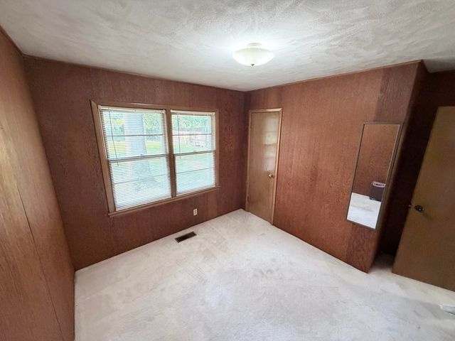 500 W Crestview Street, Springfield, MO 65807