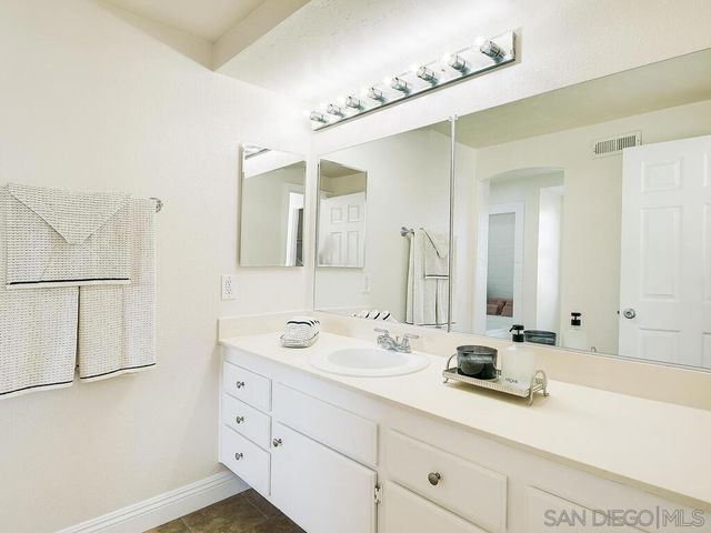 14302 Sandown, Poway, CA 92064