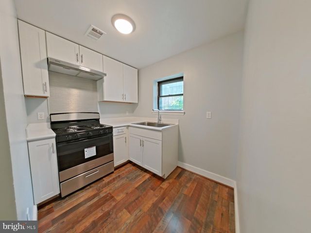 512 MERCY ST, Philadelphia, PA 19148