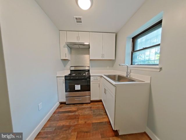 512 MERCY ST, Philadelphia, PA 19148