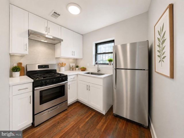 512 MERCY ST, Philadelphia, PA 19148