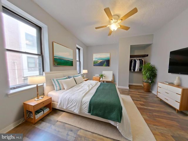 512 MERCY ST, Philadelphia, PA 19148