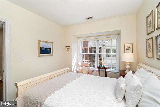 132 VICTORIA MEWS, Princeton, NJ 08542