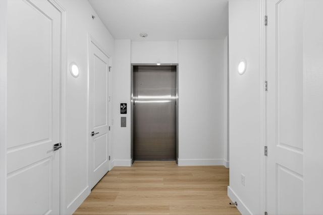 182 Lake Drive 5-301, Palm Beach Shores, FL 33404