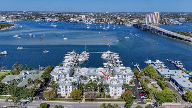 182 Lake Drive 5-301, Palm Beach Shores, FL 33404