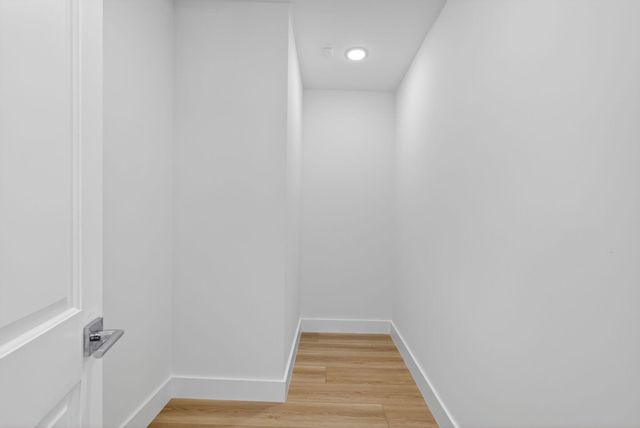 182 Lake Drive 5-301, Palm Beach Shores, FL 33404