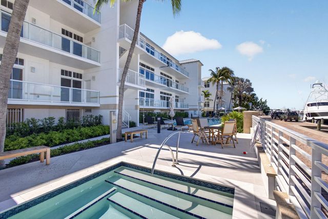 182 Lake Drive 5-301, Palm Beach Shores, FL 33404