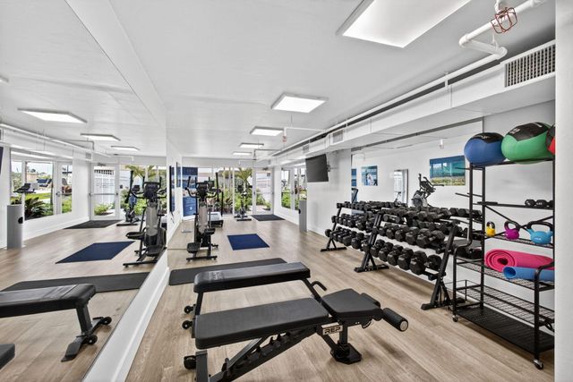 182 Lake Drive 5-301, Palm Beach Shores, FL 33404