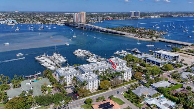 182 Lake Drive 5-301, Palm Beach Shores, FL 33404