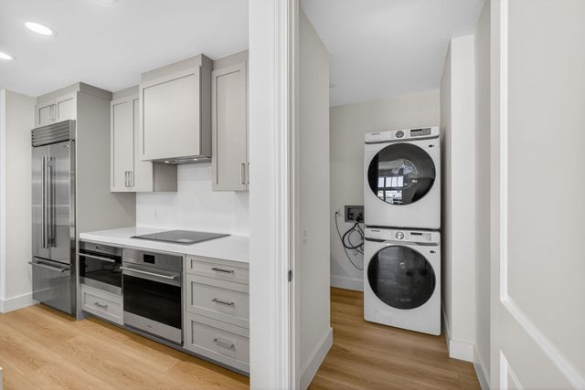 182 Lake Drive 5-301, Palm Beach Shores, FL 33404