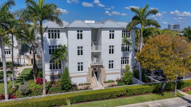 182 Lake Drive 5-301, Palm Beach Shores, FL 33404
