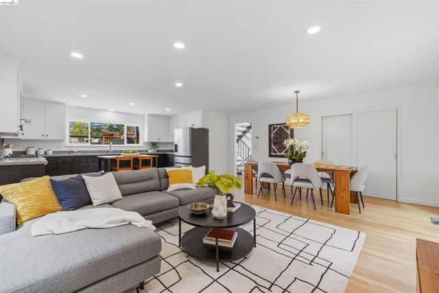 6856 Armour Dr, Oakland, CA 94611