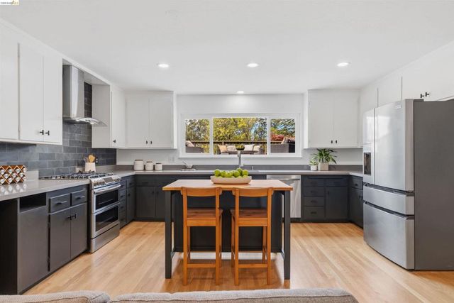 6856 Armour Dr, Oakland, CA 94611