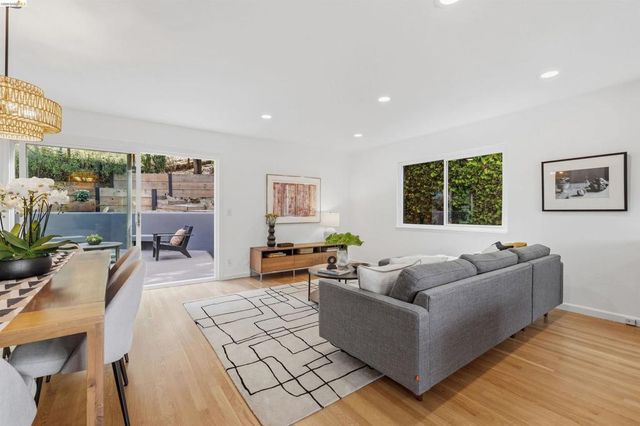 6856 Armour Dr, Oakland, CA 94611