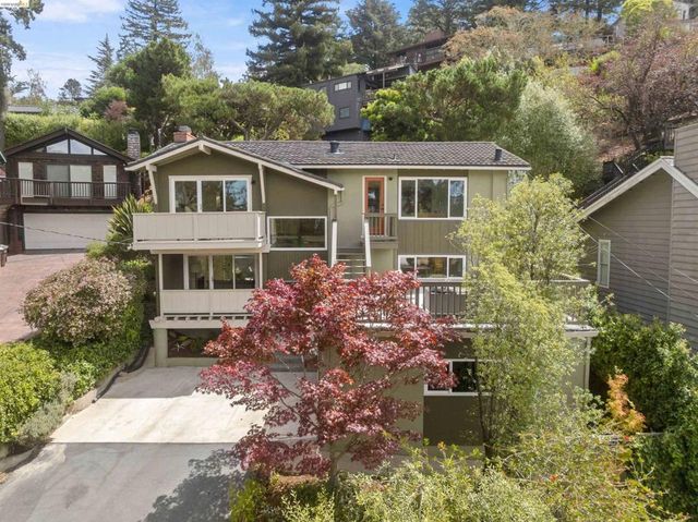 6856 Armour Dr, Oakland, CA 94611