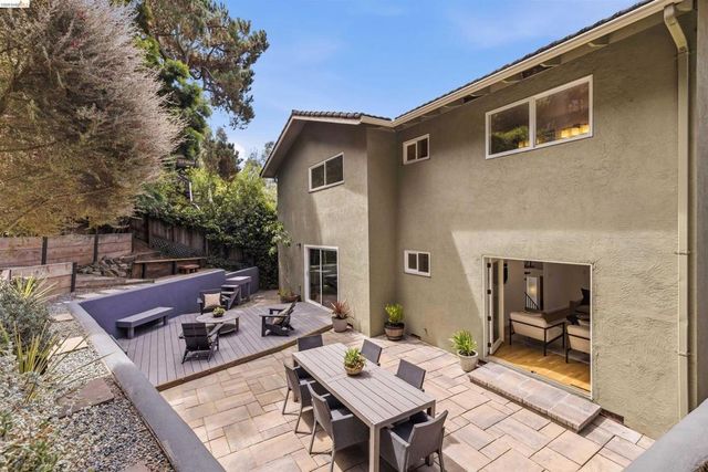 6856 Armour Dr, Oakland, CA 94611