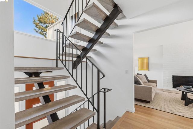 6856 Armour Dr, Oakland, CA 94611