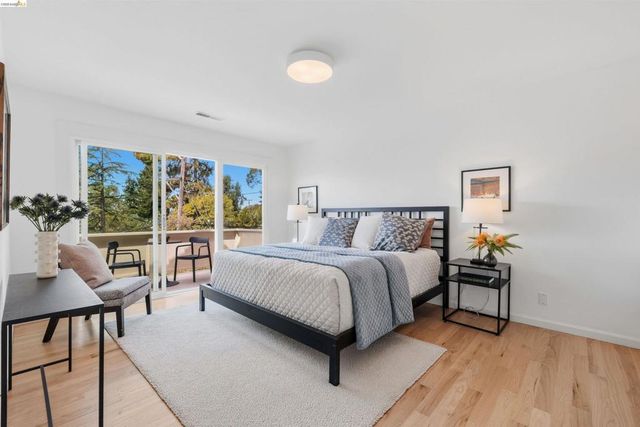 6856 Armour Dr, Oakland, CA 94611