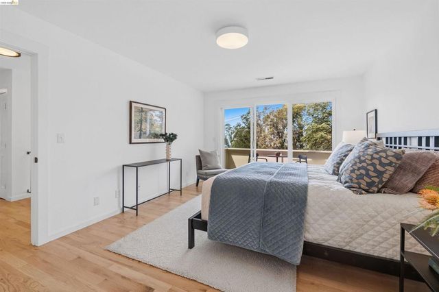 6856 Armour Dr, Oakland, CA 94611
