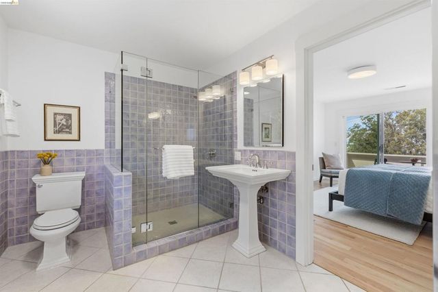 6856 Armour Dr, Oakland, CA 94611